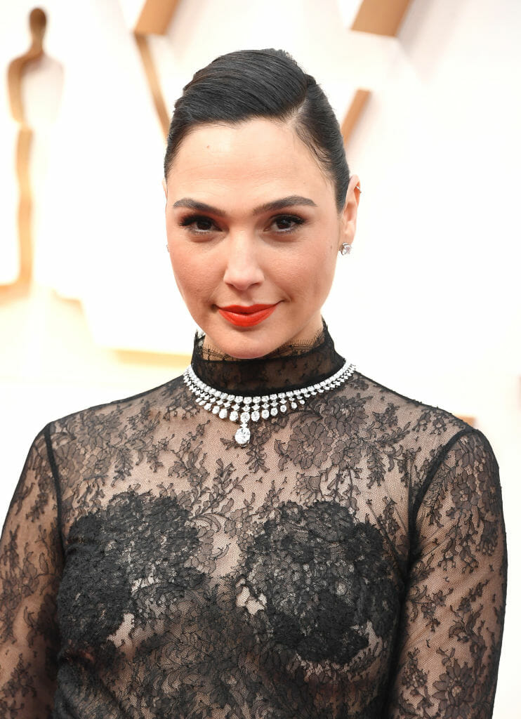 gal gadot diamond jewelry style red carpet oscars 