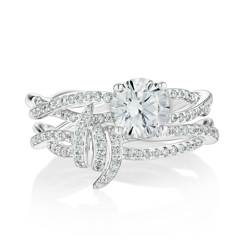 round diamond engagement ring