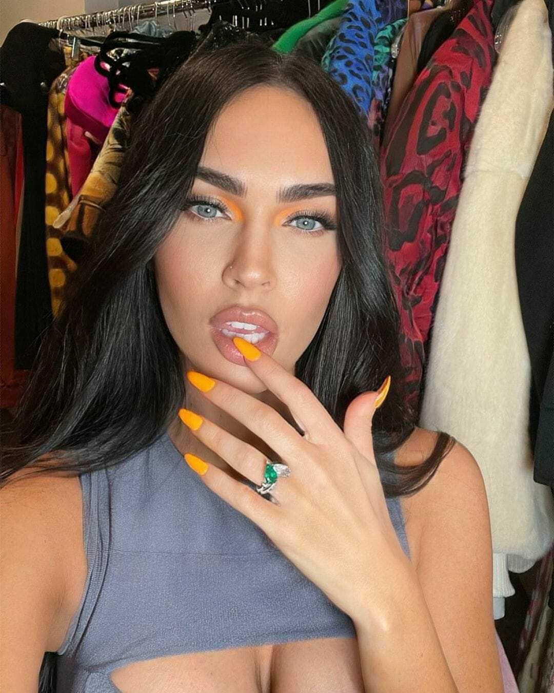 megan fox pear shape diamond ring