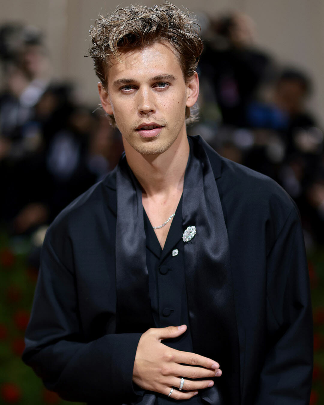 met gala 2022 gilded glamour diamond jewelry austin butler cartier