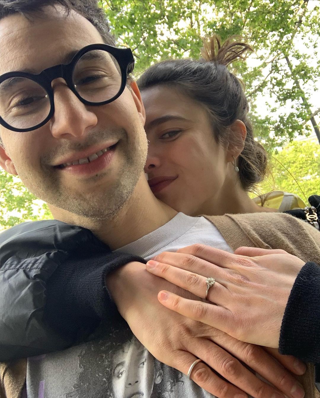 margaret qualley 2022 celebrity diamond engagement ring