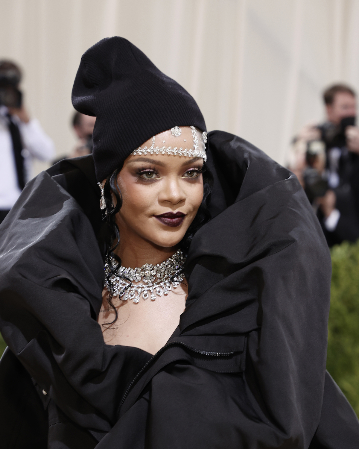 Rihanna shined in natural diamond jewelry at the 2021 Met Gala.