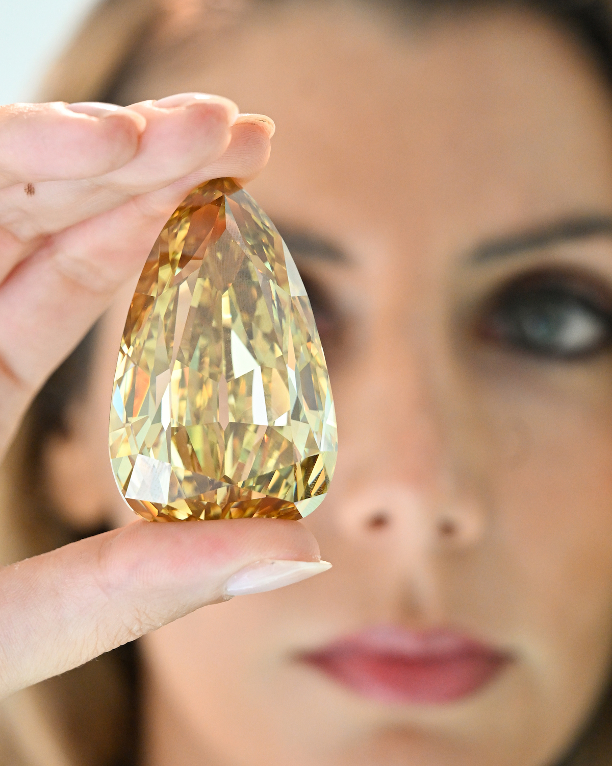 golden canary yellow diamond