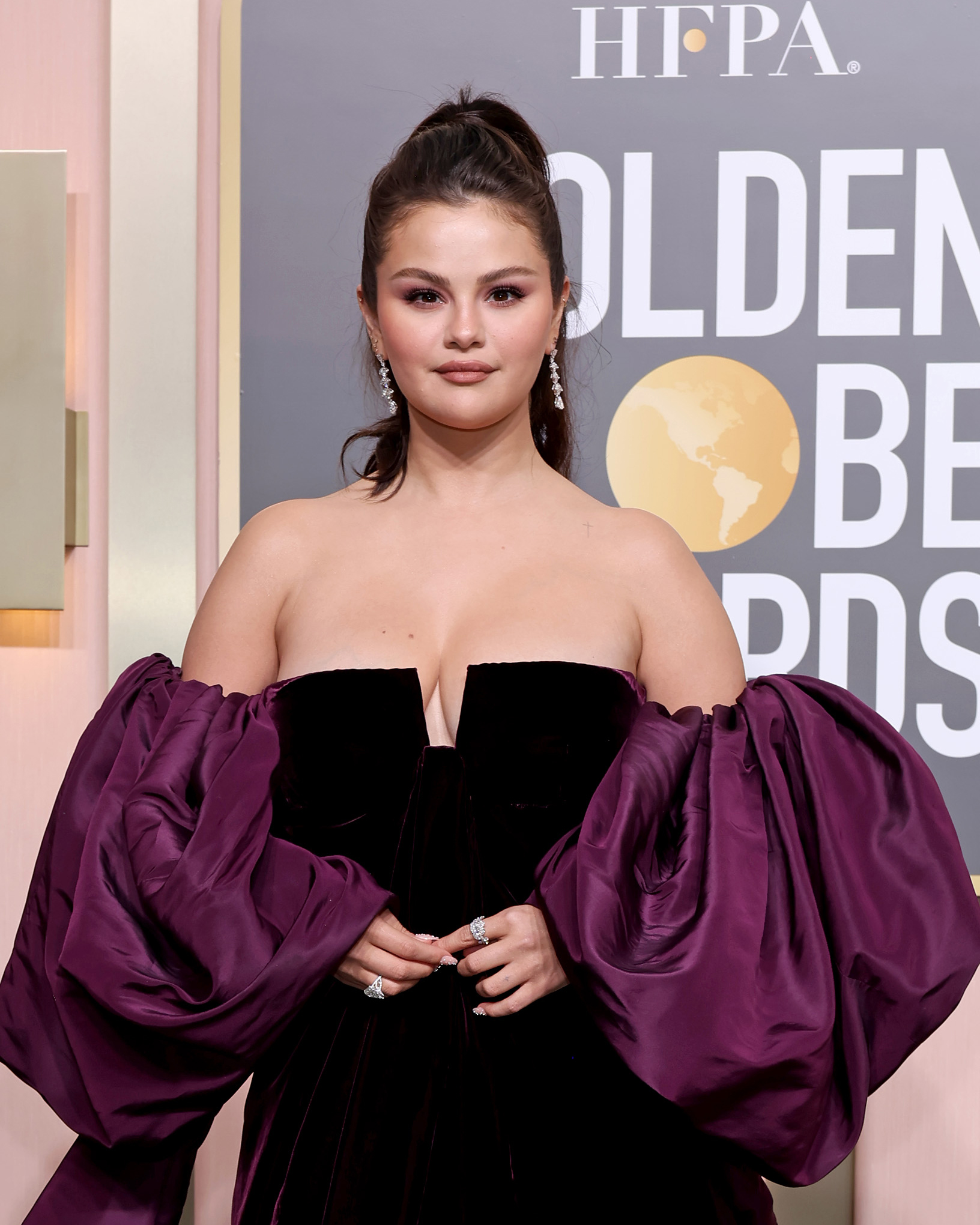 selena gomez golden globes 2023 red carpet natural diamond jewelry looks fashion style