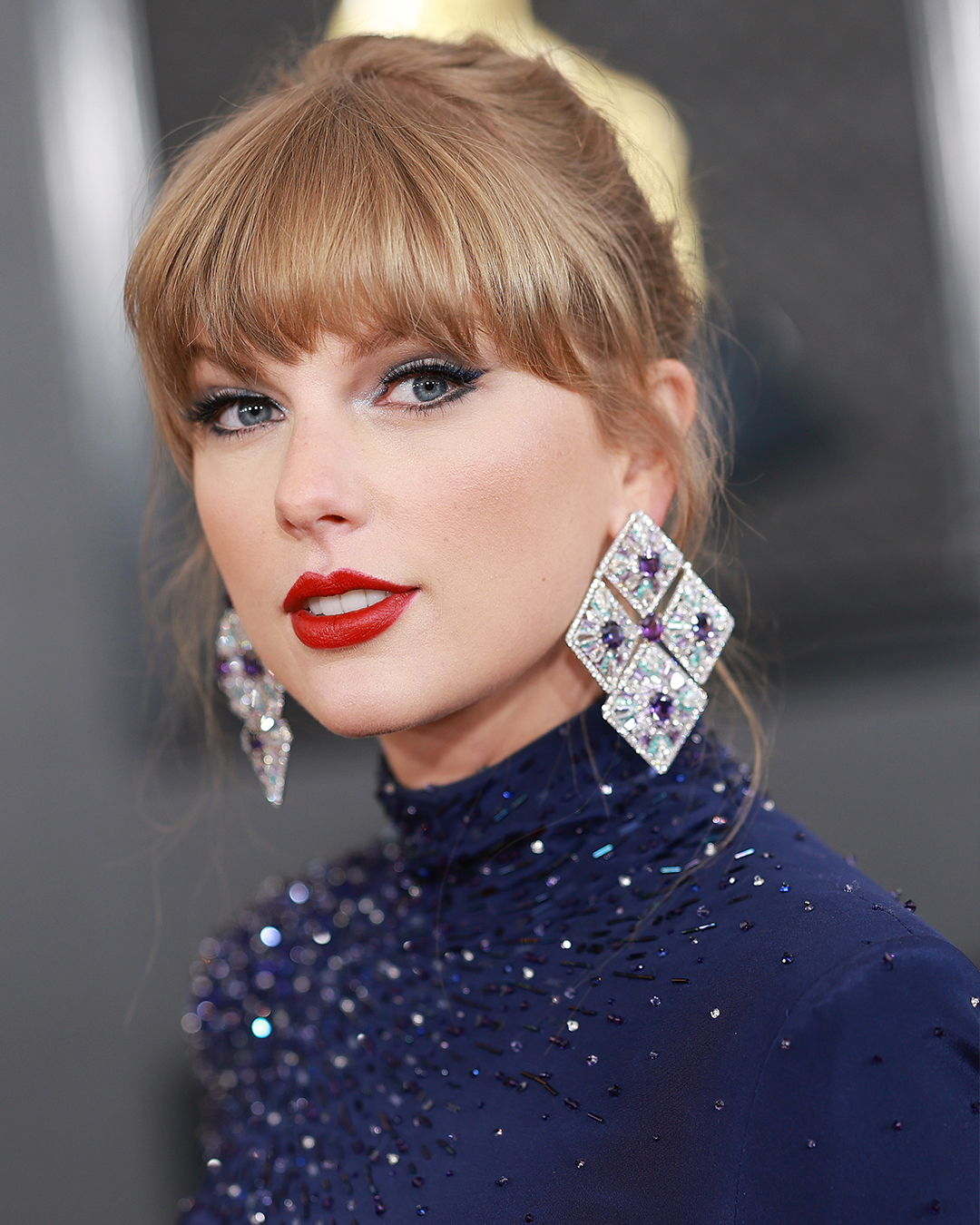 taylor swift grammys 2023 style fashion natural diamond jewelry