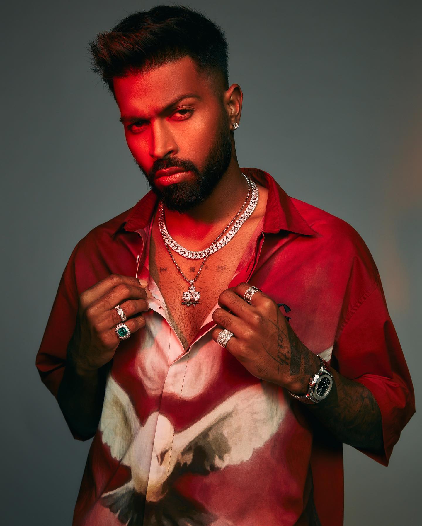 Hardik Pandya wearing diamonds 