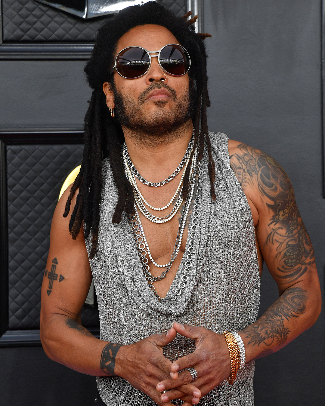 Lenny Kravitz wearing diamond jewellery 

 