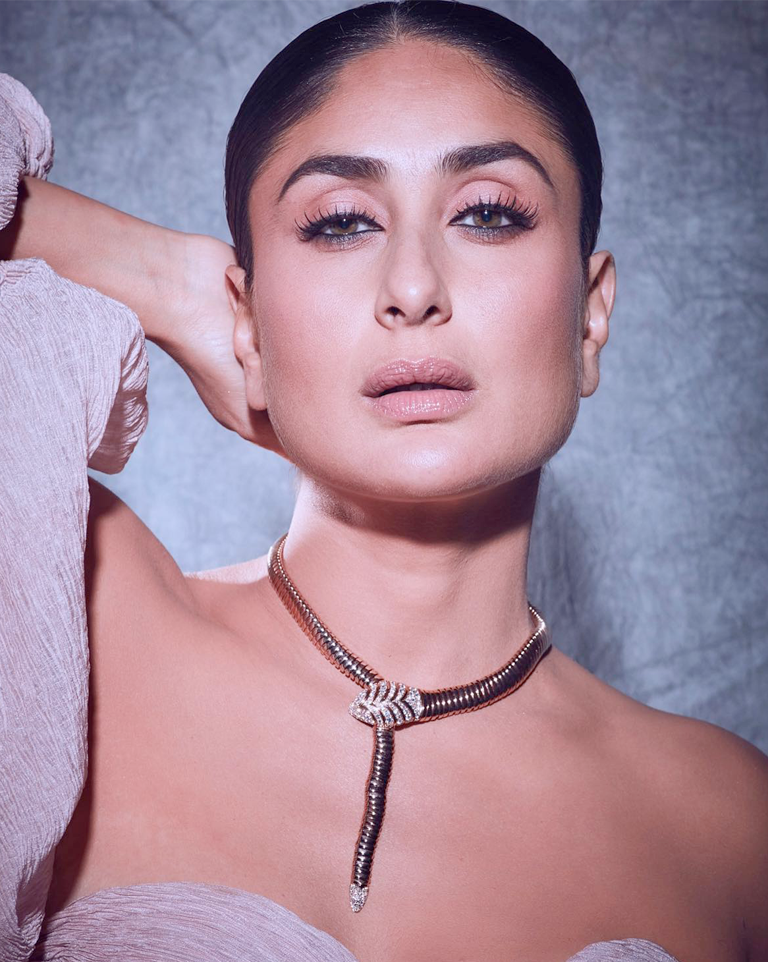 Bvlgari Serpenti necklace enhances Kareena's muted glam look